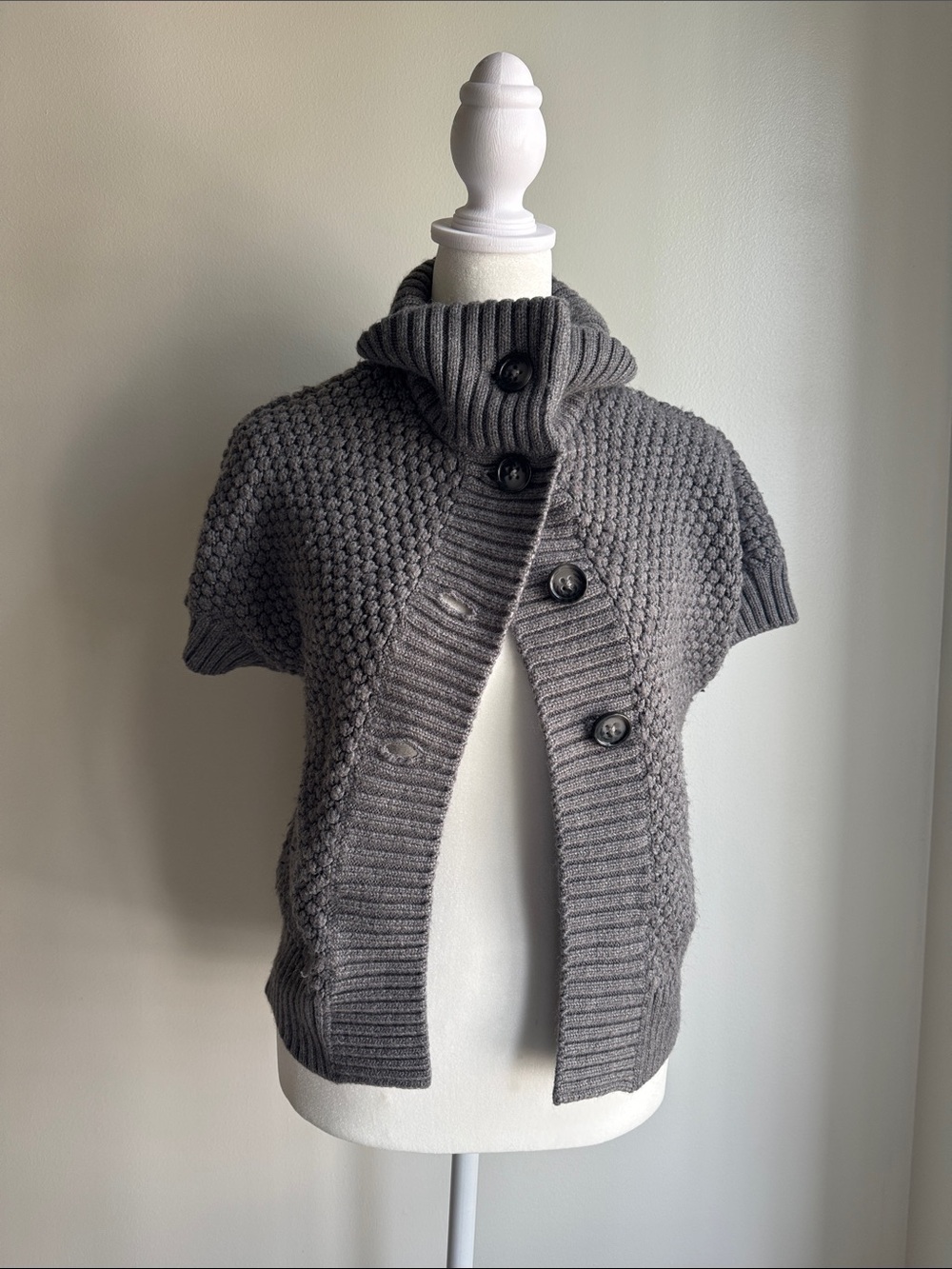 Banana Republic Charcoal Gray Chunky Knit Short-Sleeve Cardigan